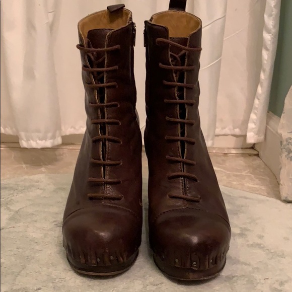 Acne Lea Shank leather heeled booties size 7/8 •UNIQUELY YOURS• - Picture 2 of 8